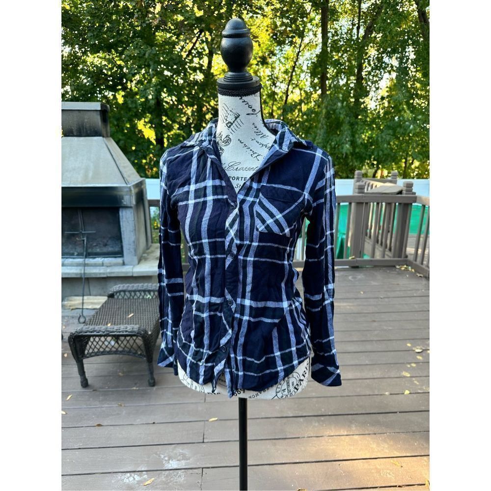 Workshop navy blue plaid button down￼ flannel. Size xs